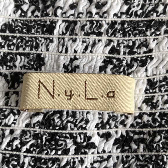 N.y.L.a Black Print on White Flowing Rayon Skirt - Picture 8 of 9